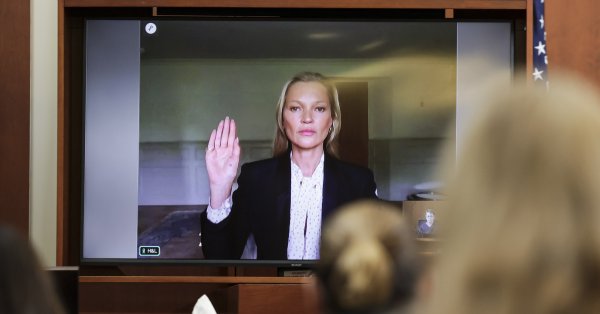 Делото между Джони Деп и Амбър Хърд официално приключи преди