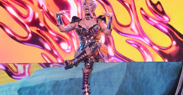 Наскоро Карди Би обяви официално че заедно с рапъра Offset