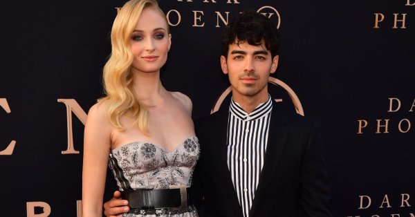 Може навън времето да е студено но в сърцата на