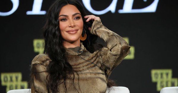 Ким Кардашян е решена да създава коледно настроение в дома