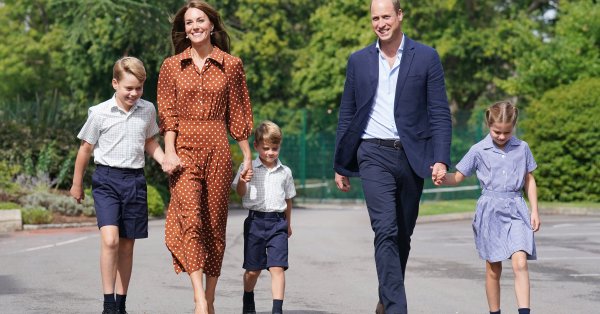Принц Джордж принцеса Шарлот и принц Луи официално се сбогуваха