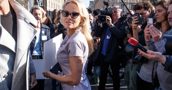 Памела Андерсън показва за пореден път защо е била един