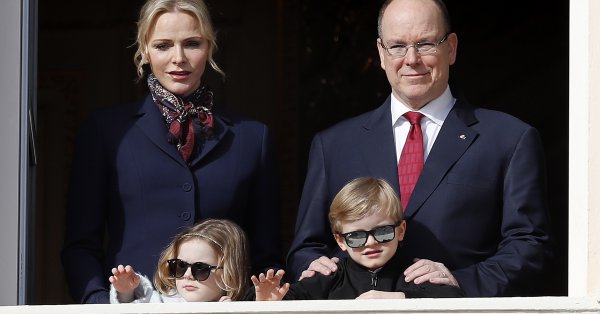 Принцеса Шарлийн ще се завърне при семейството си в Монако