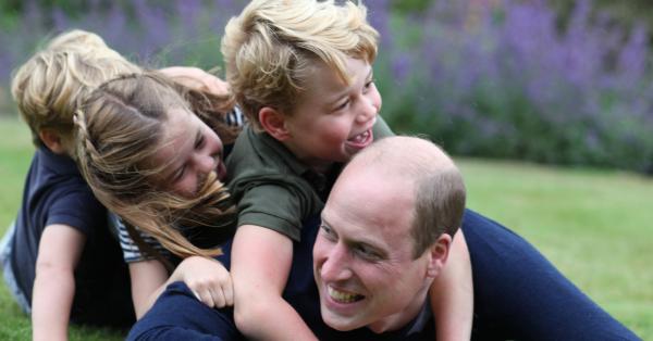 Кейт Мидълтън и принц Уилям показаха нова снимка на порасналия