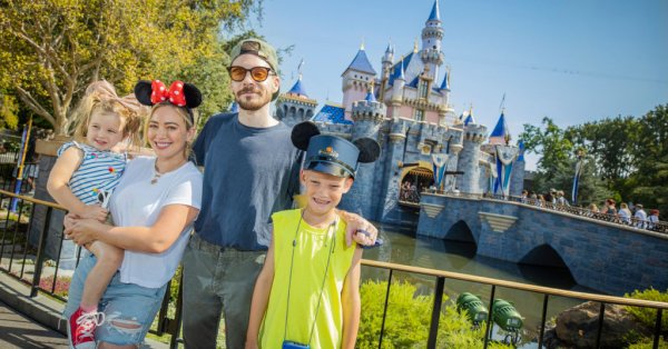 След като изостави цветната си визия от изолацията и я