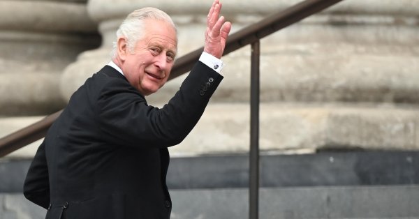 В сигурни ръце ли е британската корона Този въпрос си