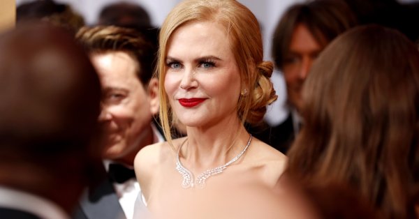 Никол Кидман не премина незабелязано по червения килим на Оскари