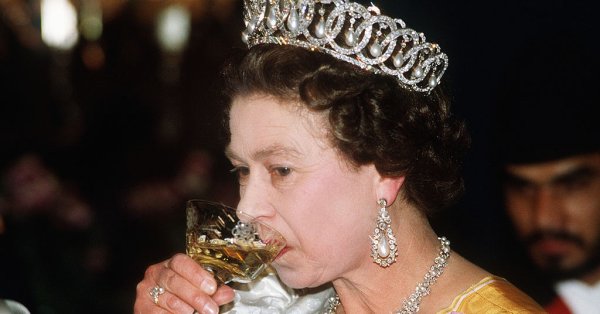 Кралица Елизабет II е позната на приятелите и роднините си