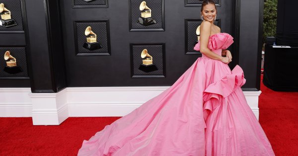 Криси Тейгън сподели вълнуваща новина за своята бременност Моделът призна