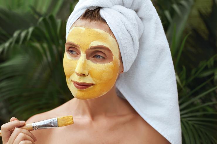 Блестяща кожа през лятото – 3 домашни маски за лице - Tialoto